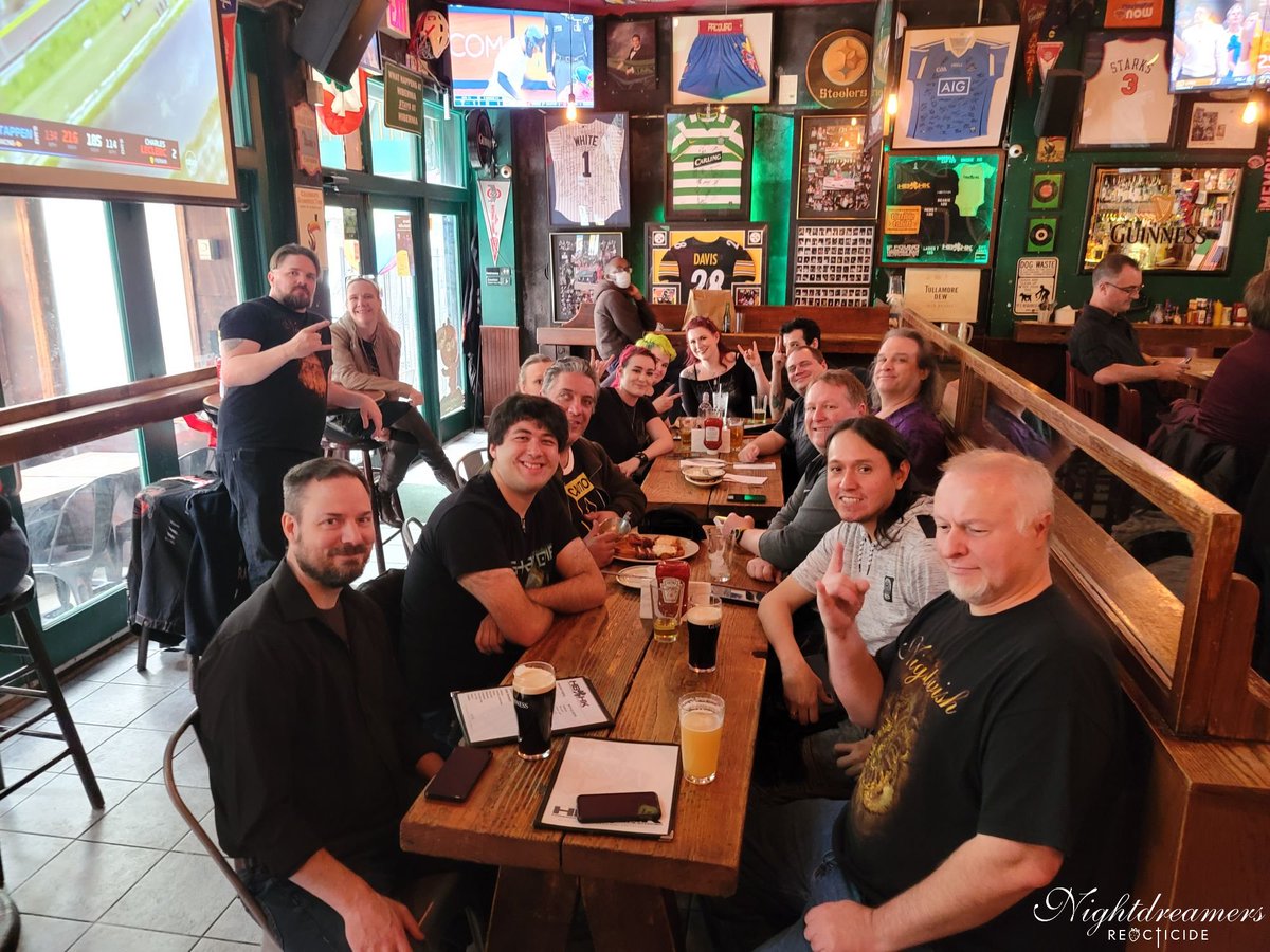 reacticide's tweet photo. From Toronto to Los Angeles, every show had attendants from our ever-growing community, and with that, our first ever NA meetup also took place! Look at all the happy faces! ☺ 

Thank you NW for bringing us together through the power of music. Here's to creating more memories♥ https://t.co/YcEXdet7lw
