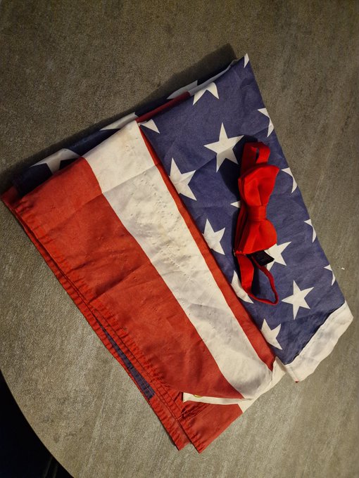 A une &eacute;poque j &eacute;tais dans une troupe de spectacle  Des fois j aimerais m y remettre  #striptease_dance_show<a href="/tag/striptease_dance_show"class="tags"><span>#striptease_dance_show</span></a>