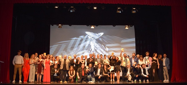 cinenterate's tweet photo. @aytopielagos baja su telón de #cine un año más
#palmarés oficial del XII @fescinepielagos 
https://t.co/FhiK6vLp7D https://t.co/N3dkR9RdDG