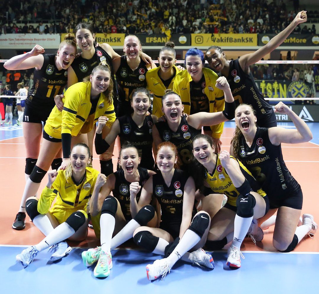 🏆 Türkiye Ligi
🏆 Türkiye Kupası
🏆 Şampiyonlar Kupası
🏆 Şampiyonlar Ligi
🏆 Dünya Kulüpler Şampiyonası

💛 Beşi bir yerde. #Vakifbank