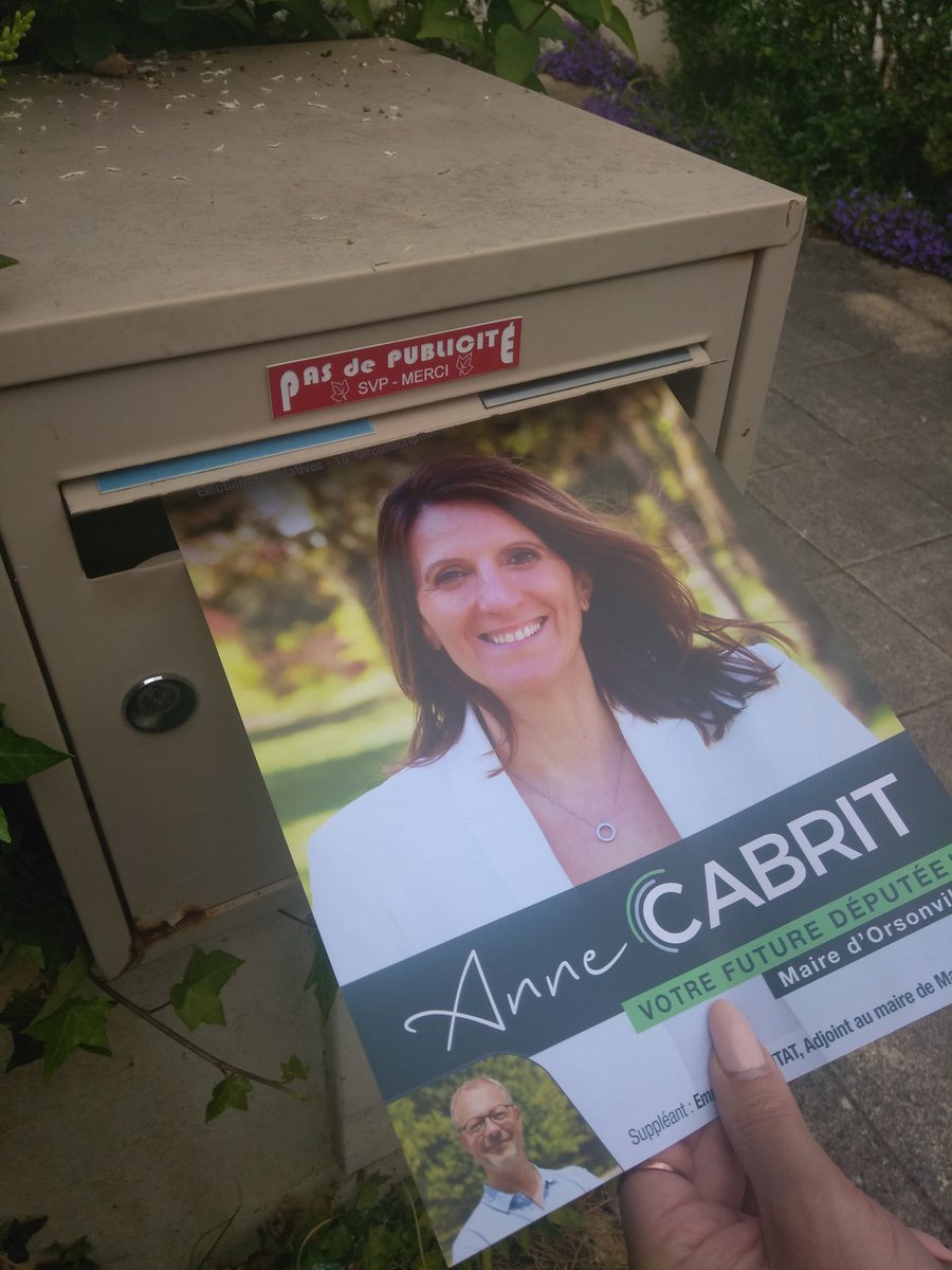 Fab78gFabien's tweet photo. Week-end de tractage et boitage sur #maurepas pour @LesRep78Circo10 avec une équipe motivée de militants 👍 https://t.co/eMLDgoQUTg