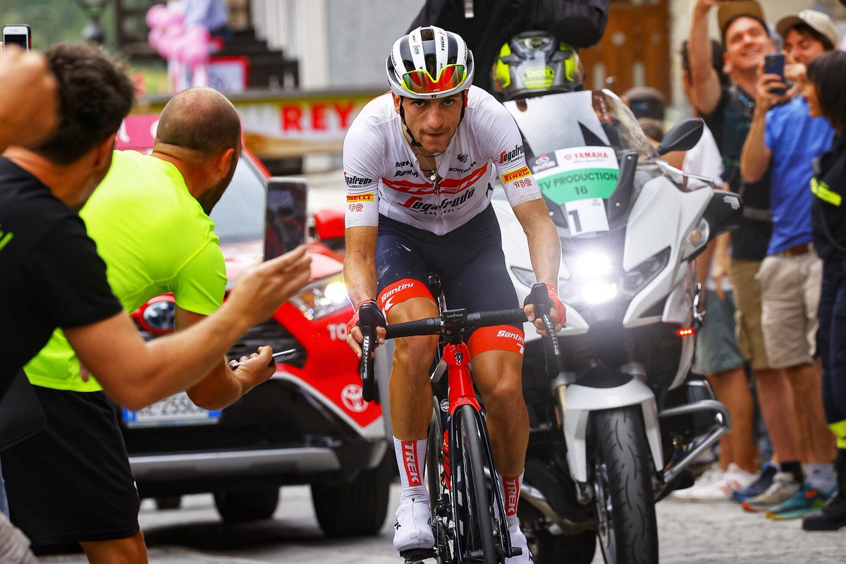 giuliocicco1's tweet photo. Today is a new beginning. 
A huge weight has been lifted off me. I feel reborn. A mix of emotions is running through me. The strongest is gratitude to those who stood by me in the most difficult moments ❤️ And now... let's try to make this #Giro even more special 💪 https://t.co/5pondH9LMF