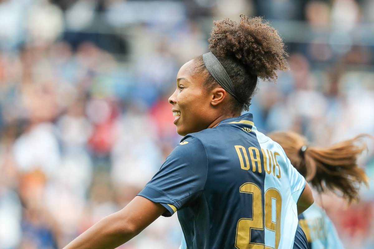 FOOT_NORMAND's tweet photo. "Depuis 5 ans chez nous, elle est tjrs à la hauteur. La saison prochaine, elle sera très compétitive. Elle a eu la ténacité de rester chez nous même après notre descente. Elle ne lâche pas le morceau"
🎙️ Vincent Volpe sur 𝗗𝗲𝗷𝗮 𝗗𝗮𝘃𝗶𝘀 auteur d'un ⚽️⚽️ 🆚 Vendenheim @hacfem https://t.co/cHkc5eeNaR