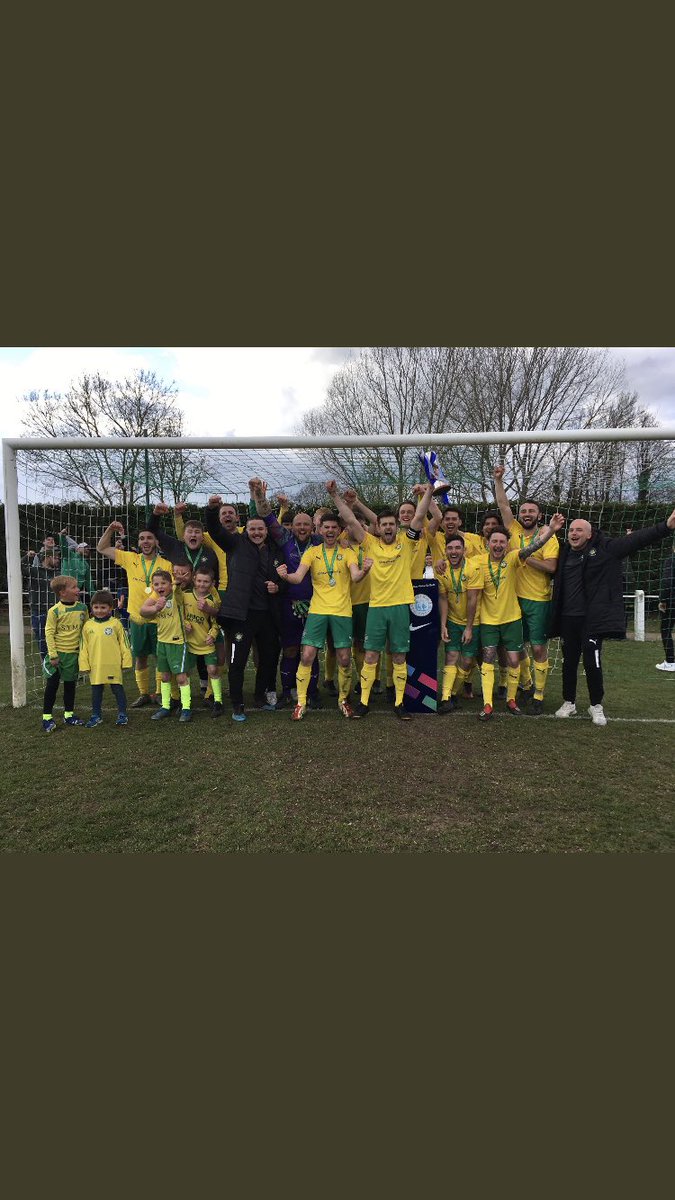 TheKennyMen's tweet photo. Another progressive season for the club with the historic win in the @BerksandBucksFA Cup for the first team and the reserves winning the Clarendon Cup. Both teams finishing 3rd in their leagues. Onwards and upwards 💚💛 #KennyMen #Yellows #AtTheBusStop https://t.co/u61V4kwAF3
