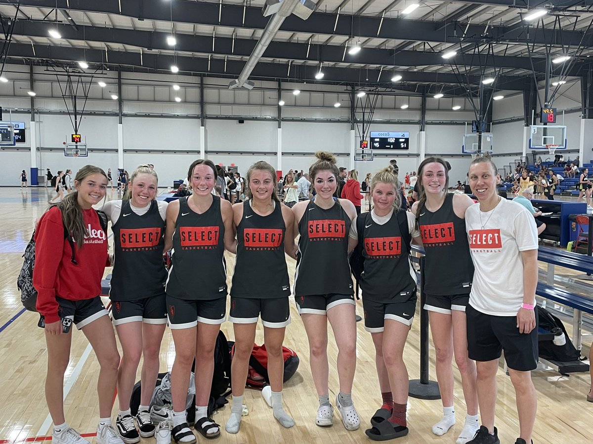 JennaBolstad's tweet photo. Spring AAU has come to a close for Select Red!
2-2 on the weekend here in AZ at the TOC Spring Classic!
One of my favorite parts of coaching AAU is taking a group of kids who maybe don’t really know each other & seeing the friendships formed!
Until next time! #SelectRed https://t.co/P798sKZokj