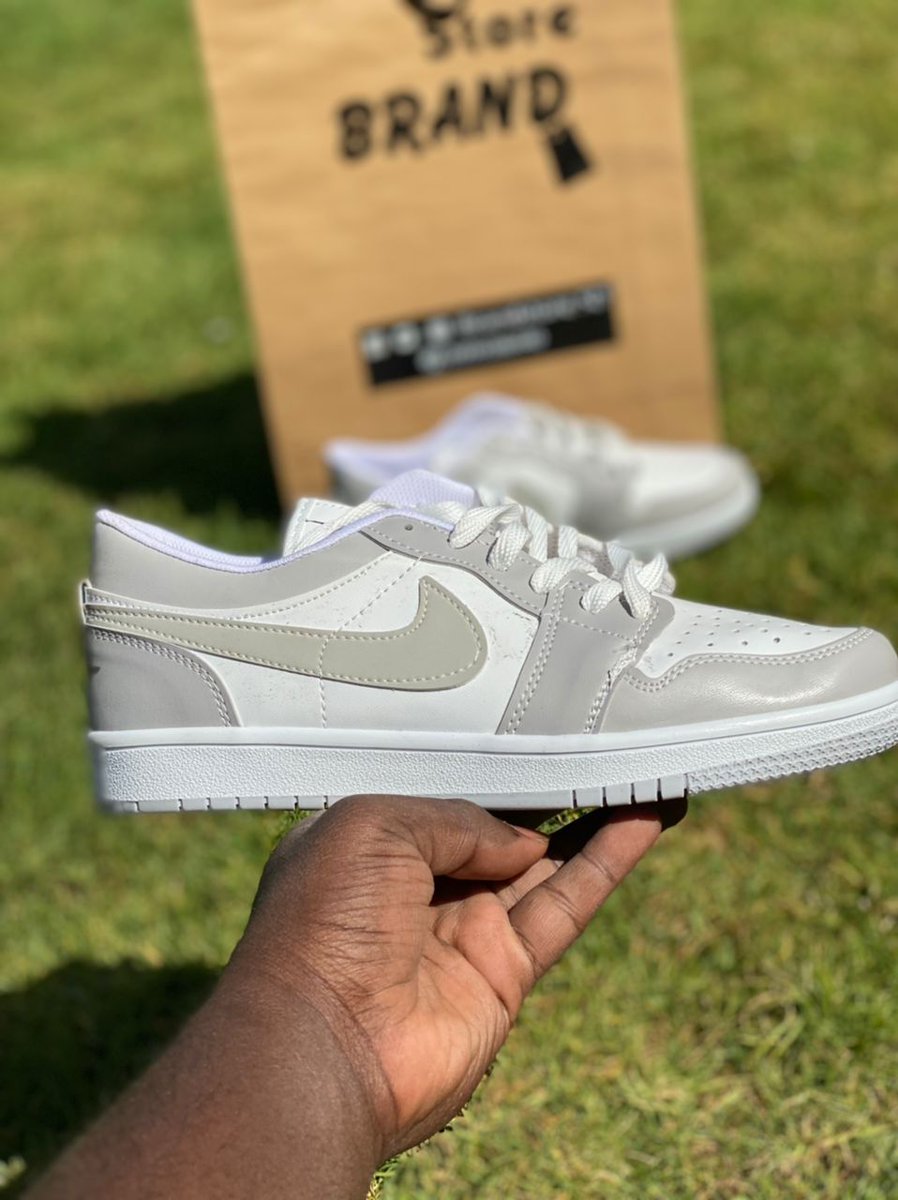 BrandStoreSD's tweet photo. 👀👀👀
السحب على 3 جزم
 Adidas energy cloud
Adidas Yeezy "بنات"
Nike air Jordan
 الشروط
 لايك وريتوت
فولو للحساب 
السحب ح يكون بعد 3 ايام ان شاء الله🙏🏿💜 https://t.co/JhmxJV9WrM