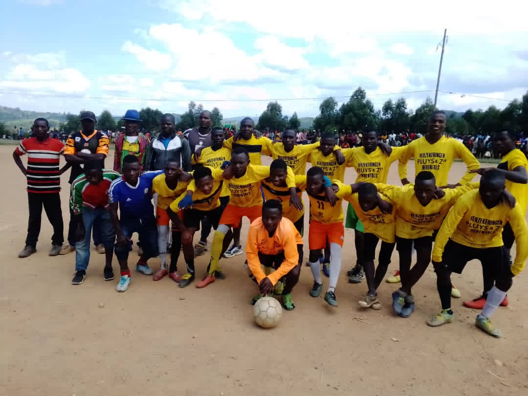 CommuneBukeye's tweet photo. #BukeyeSport
🏆 Championnat Intercollinaire ⚽
👉 BUSEKERA Fc🆚 BURARANA Fc
Score:  3️⃣ -2️⃣
👉 SHUMBA Fc 🆚 KIVOGERO Fc
Score 1️⃣-0️⃣

Date 📅: 22/05/2022
Heure⏲️: 11H00-14H00
Stade 🥅: BUKEYE
@MuramvyaProv
@MininterInfosBi
@FFB_Burundi
#BukeyeSportsNews https://t.co/2DneftUKw4