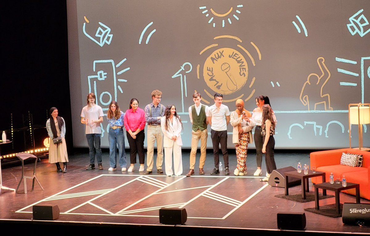 Un plaisir d'assister aux performances oratoires des jeunes nantais et nantaises. Les performances sont organisées par l'association Place aux Jeunes. Les jeunes sont formés pendant 5 mois à l'art oratoires. 
Un grand bravo à Antoine et Manon pour tout ce travail! 
#Nantes