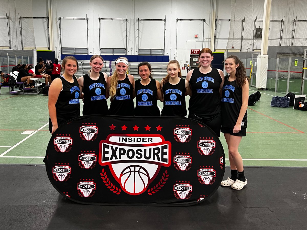 Super proud of this group for gutting out a tough weekend! We were down keys players, but these ladies showed up and competed! 

L-->R: <a href="/MariaMalavolti1/">Maria Malavolti</a> <a href="/maddiehamren/">Maddie Hamren</a> @PaigeHuff21 Moriah Tate <a href="/MyaMartin44/">Mya Martin</a> <a href="/bellahillll/">Bella Hill</a>