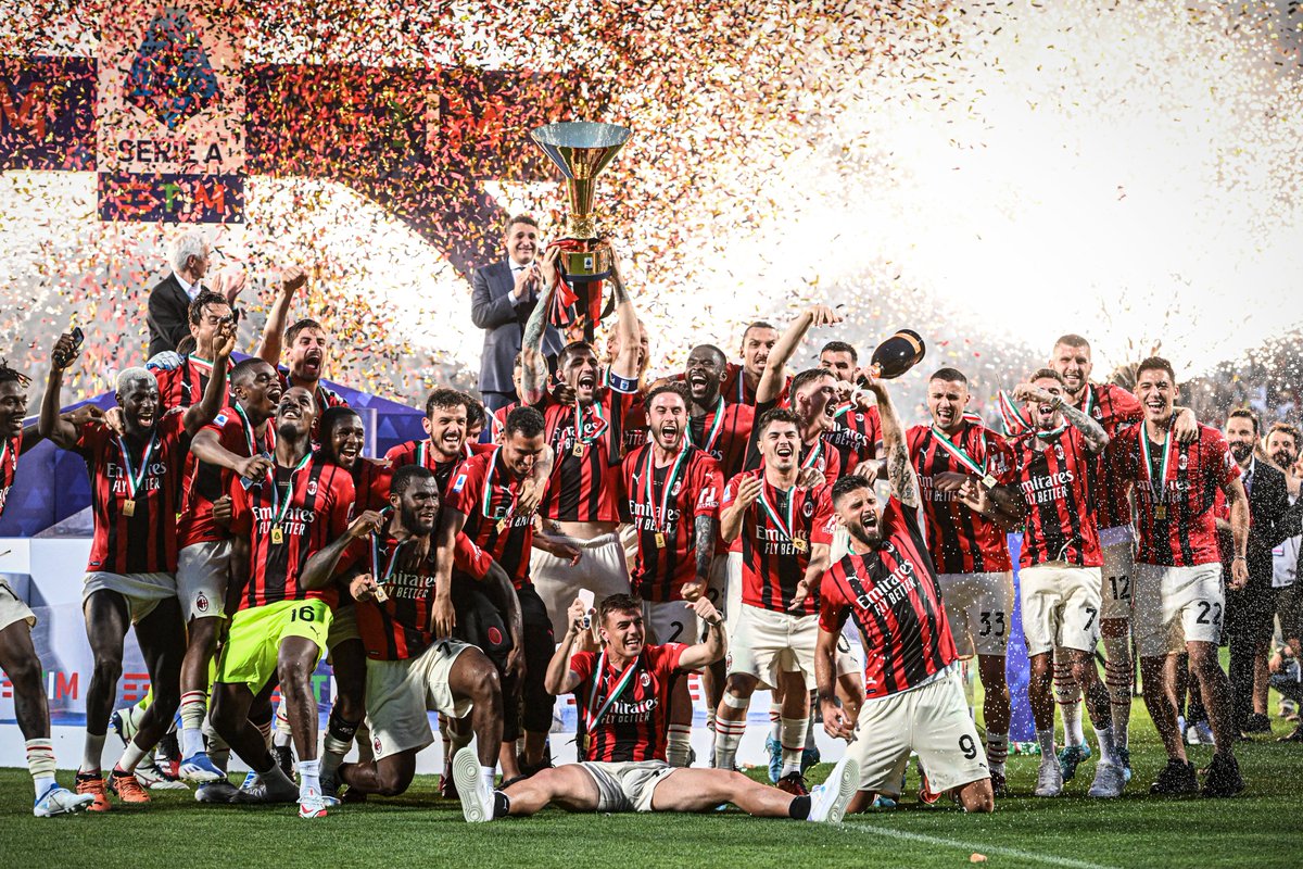 AliasFootball's tweet photo. Last-Day #CHAMPIONS 🔥🤩🏆

#ManCity and #ACMilan were waiting for this moment during the whole season 😍

#PremierLeague #SerieA https://t.co/smjrIZqujm