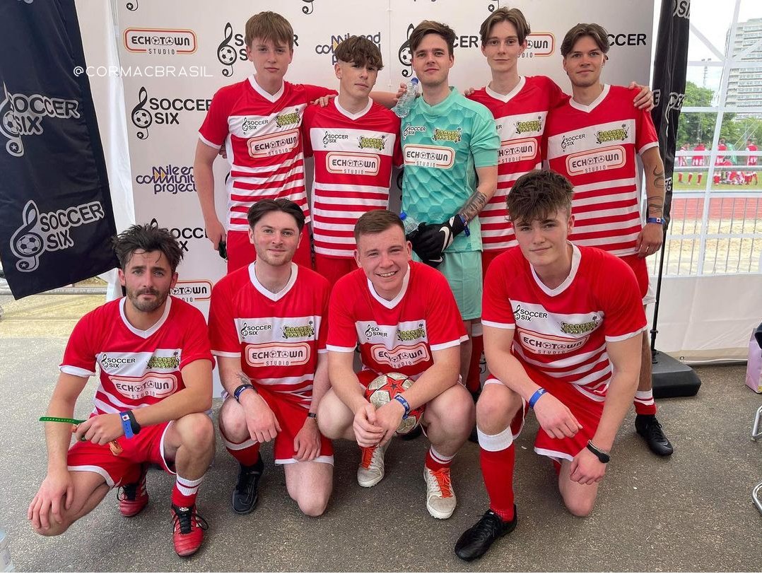 CormacBrasil's tweet photo. [IG update] 22.05.22 - Cormac compartilhou fotos que tirou com os amigos no evento Soccer Sixfest ⚽️✨ pt2

Luke: "Que dia incrível, caras !! O Cormac faz parecer que eu tenho 1,5m de altura 😂🙌" https://t.co/9Hey5IUBmf