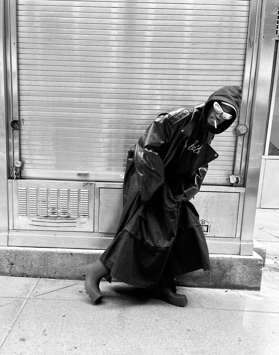 StreetFashion01's tweet photo. SPOTTED: ASAP Nast in Balenciaga🖤 https://t.co/U4ZnIpR5vT