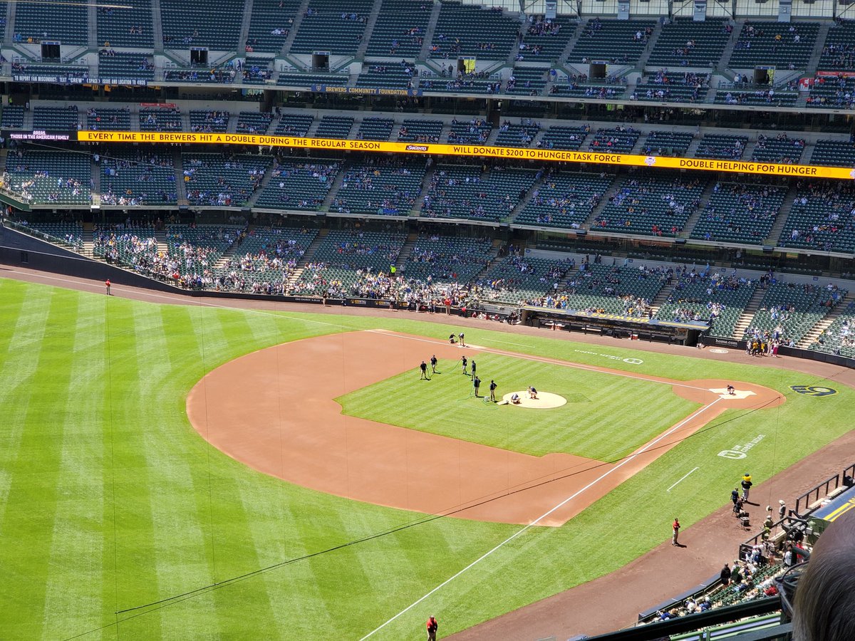 rdbg76's tweet photo. Military Appreciation Day!!!! 
#MKE #BREWcrew #brewers https://t.co/pPYe0tq6Ta