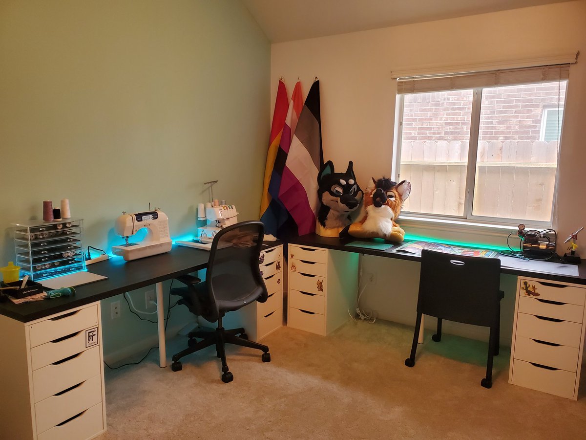 AlwaysRedArt's tweet photo. We're still organizing a few things and wall art will be next but the studio is one again ready for projects! It's exciting to have this setup. I trashed a LOT of old projects and fabrics. Time to start fresh https://t.co/S24lfJQMeX
