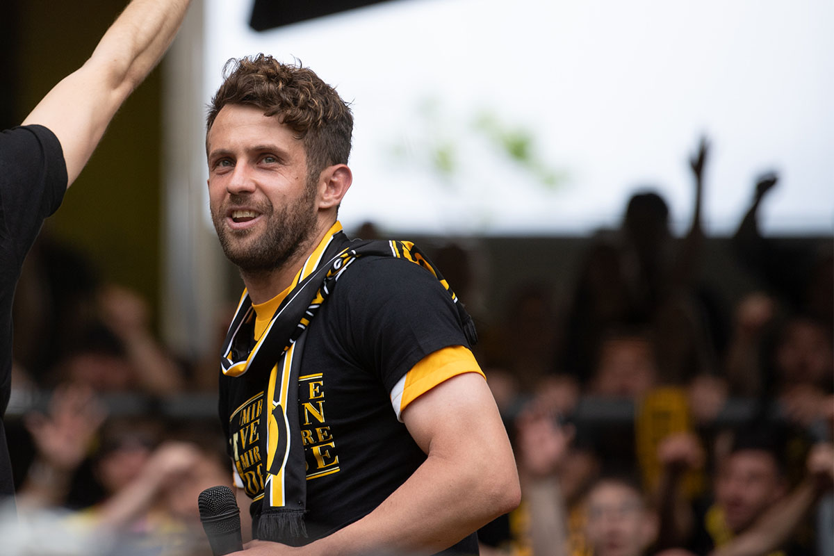 BSC_YB's tweet photo. Die besten Bilder des Tages in der Fotogalerie zum Spiel YB - GC (3:0) 💛🖤

📷👉https://t.co/dfNL94a8oV

#BSCYB #YBGC #MerciSuki https://t.co/8UpJv6TD84