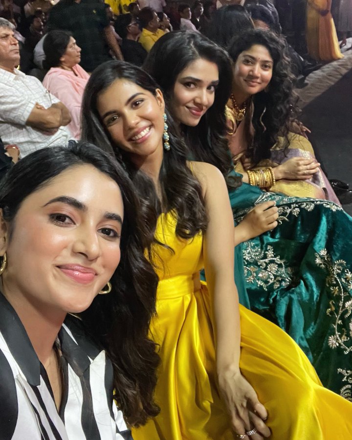 FTYpiw2VsAAhuF9?format=jpg&name=900x900