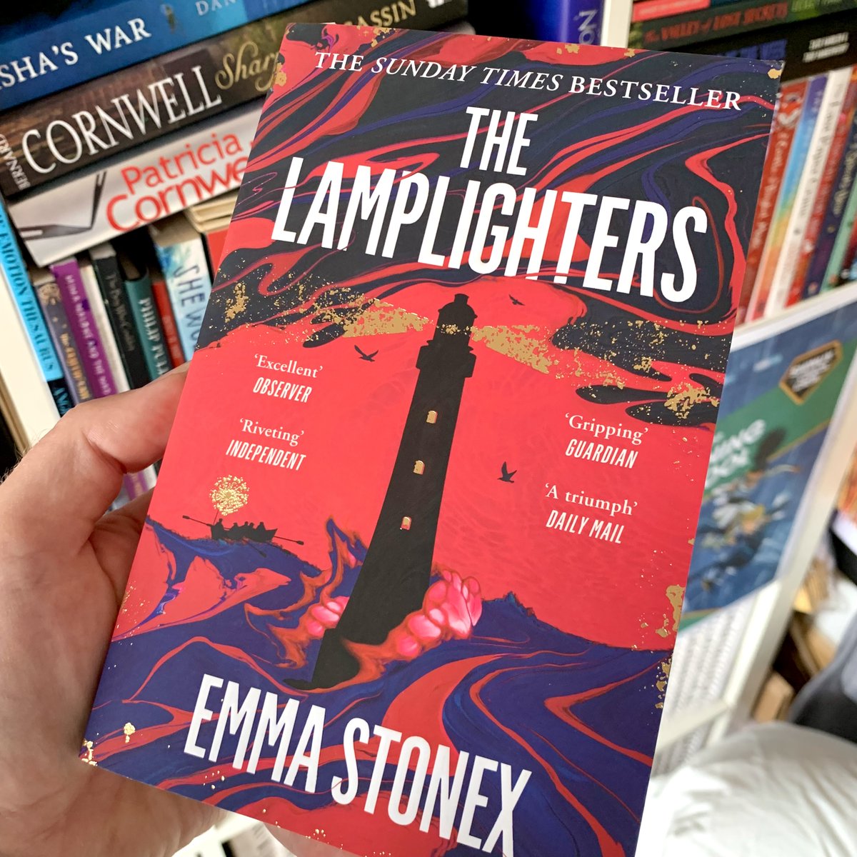 callaghansstuff's tweet photo. Finished this stunning book today while in the sunshine, but definitely feeling the lonely chill of the sea and all those claustrophobic secrets.
Unforgettable.
#TheLamplighters by @StonexEmma
Cover Art by #MaxEllis https://t.co/7dh2xhuQDz