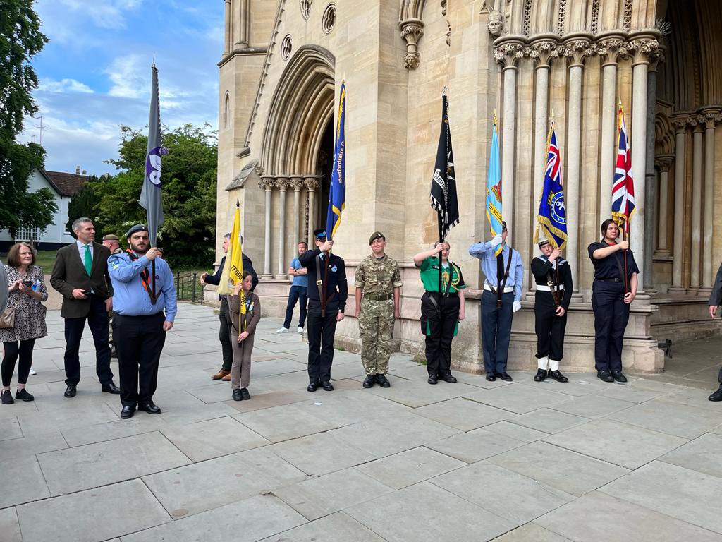 HertsScoutsCyc's tweet photo. Well done to Harrison &amp; Jon who represented @HertsScouts today in St. Albans celebrating the Queen’s Jubilee! I’m sure @MidHertsHive &amp; @3rdHatAirScouts are very proud 😁 #PlatinumJubilee #youshaped #skillsforlife https://t.co/wmQ0ciZIH6