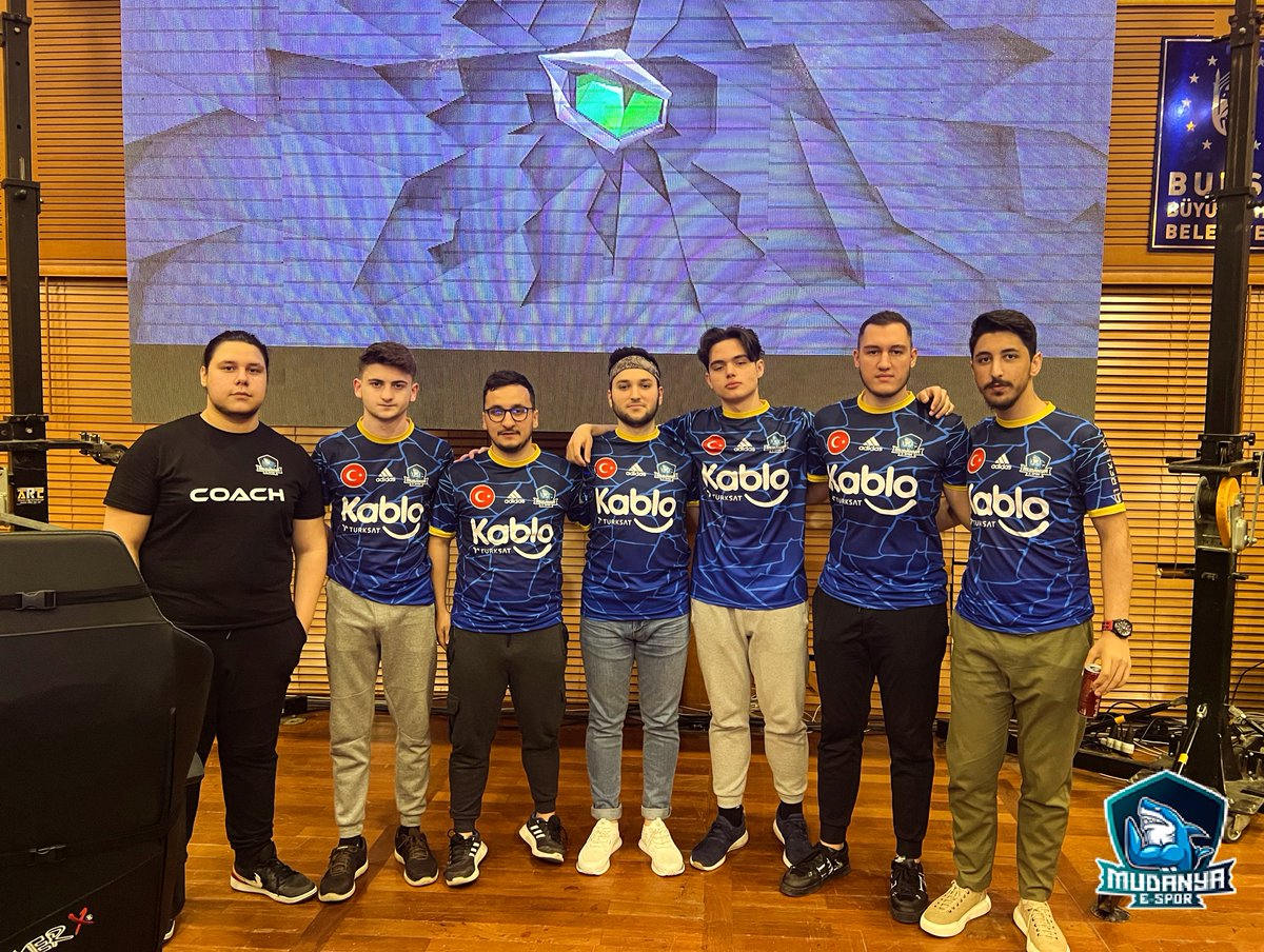 Yalnız kuş yuva yapamaz, yalnız taş duvar olamaz. Var bir hayalimiz, Hayallerimize birlikte omuz omuza.  İnşallah. #valoranttr #RiotGames #valorant
<a href="/Flexxinvl/">Flexxin</a> <a href="/FuryVL/">Orhancan Zeybek</a> @NecroMyThe <a href="/FexuesVL/">Fexues</a> <a href="/Thor1NNFPS/">Thor1NN</a>