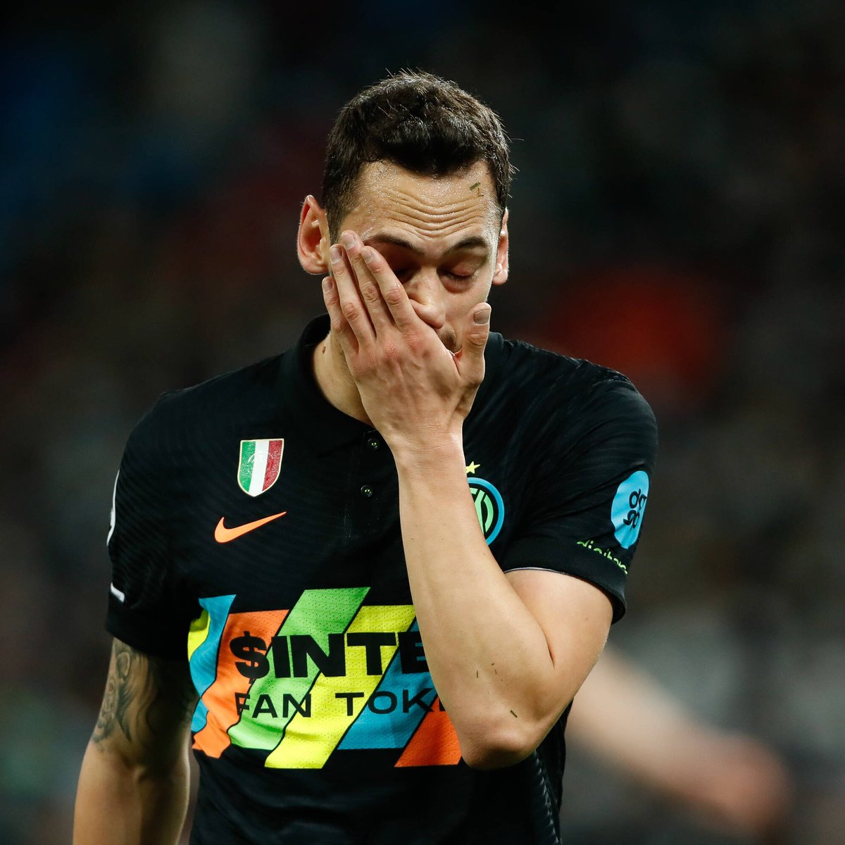 Calhanoglu in 2021: 2nd with AC Milan; Inter win the league

Calhanoglu in 2022: 2nd with Inter; Milan win the league

The grass isn't always greener on the other side 😬