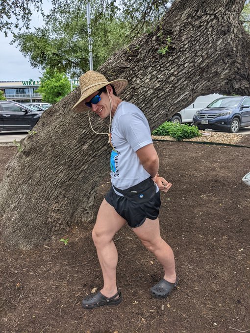 suns out bums out! https://t.co/mggOjmES2M