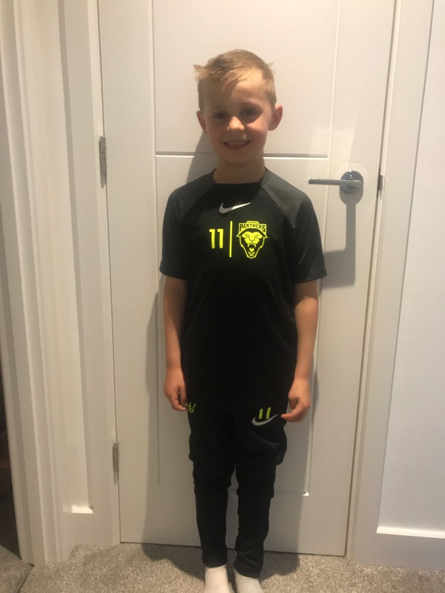QuigleyBrothers's tweet photo. New training kit drop #under7s #trainingkit #nike #grassroots #number11 ⚽️💚 https://t.co/u68xeLaFa6