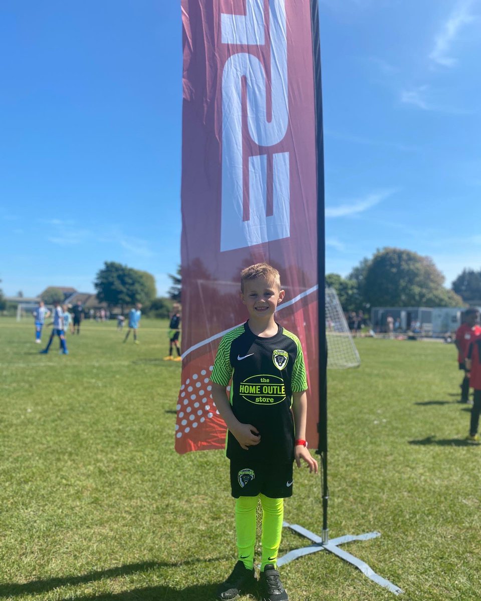QuigleyBrothers's tweet photo. Thanks for a great weekend @ESF_Football see you next time ⚽️💚👏🏻 https://t.co/x3krn4FKLz
