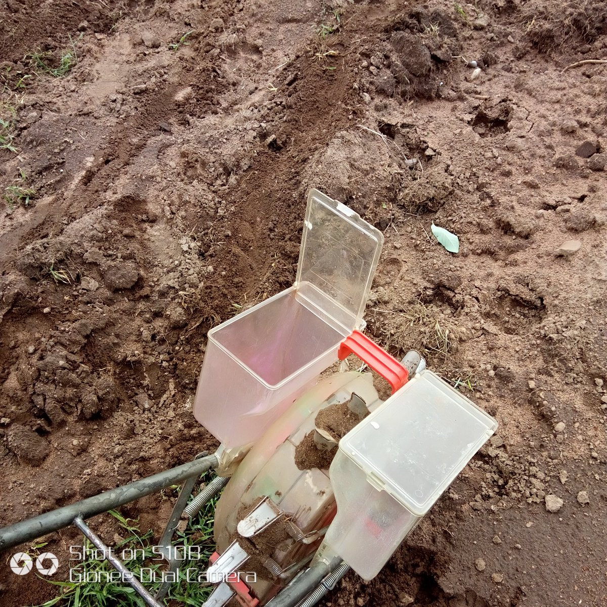 iakanbi95's tweet photo. Planting operation date 22nd/May/22
We grind on God glory... We pray for God grace... #farming #farmer #GReeNCaSTLeFaRM #agriculture #agribusiness #AgriFood #YoungAndFarming https://t.co/X7FkpLl4WS