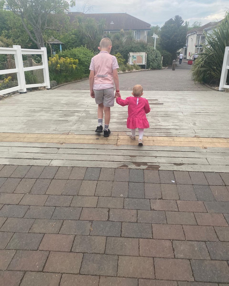QuigleyBrothers's tweet photo. @Butlins @ESF_Football great weekend away , bring on next time 💚⚽️ https://t.co/OImvIcQqOy