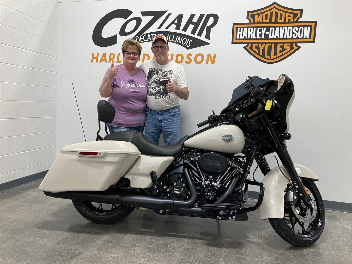 CoziahrHD's tweet photo. Help us say Congratulations to these new bike owners!

Thank you all for choosing CHD!! https://t.co/z6LuM50zU4