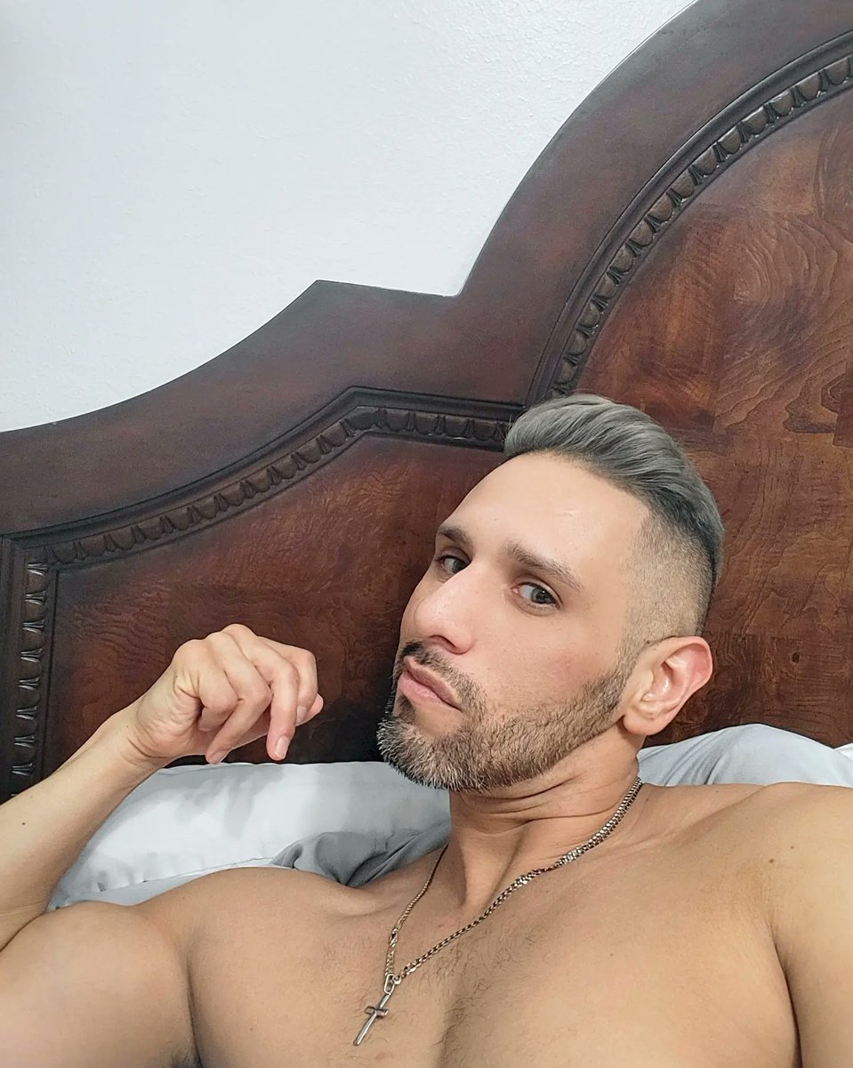 EFranco39's tweet photo. Straight out of 1981.... which means in bed by 8pm on a Sunday funday #gay #gaymen #silverdaddy #saltandpepper #gaysofig #gaysofinstagram #dallasgays #gayfit #daddy #40 #birthdaymonth #geminiseason #Gemini https://t.co/DuiyBuxhjj