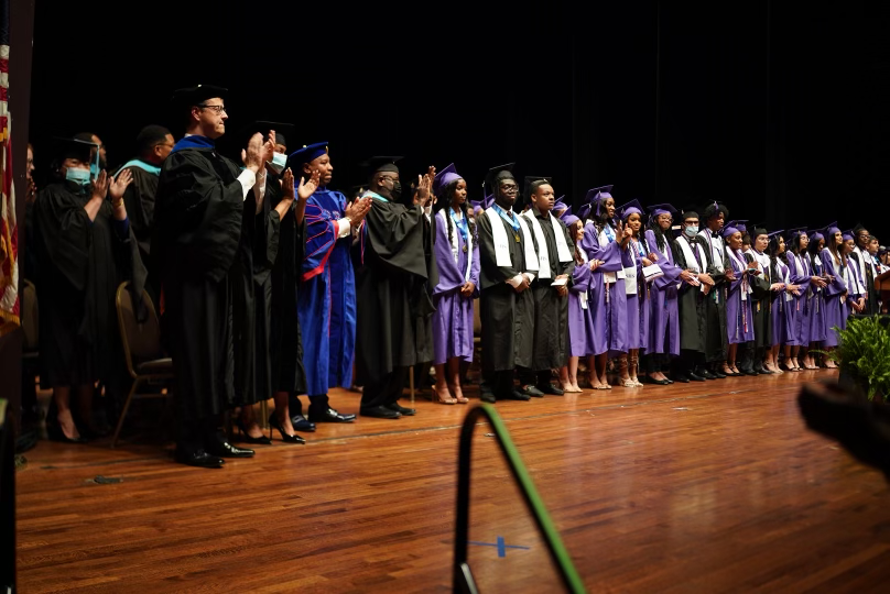 MSCSK12's tweet photo. Here are highlights from today’s graduation ceremonies! Congratulations #MSCSFirstCla22!
🔹 @SouthwindHS https://t.co/hY9E18OQ2Y