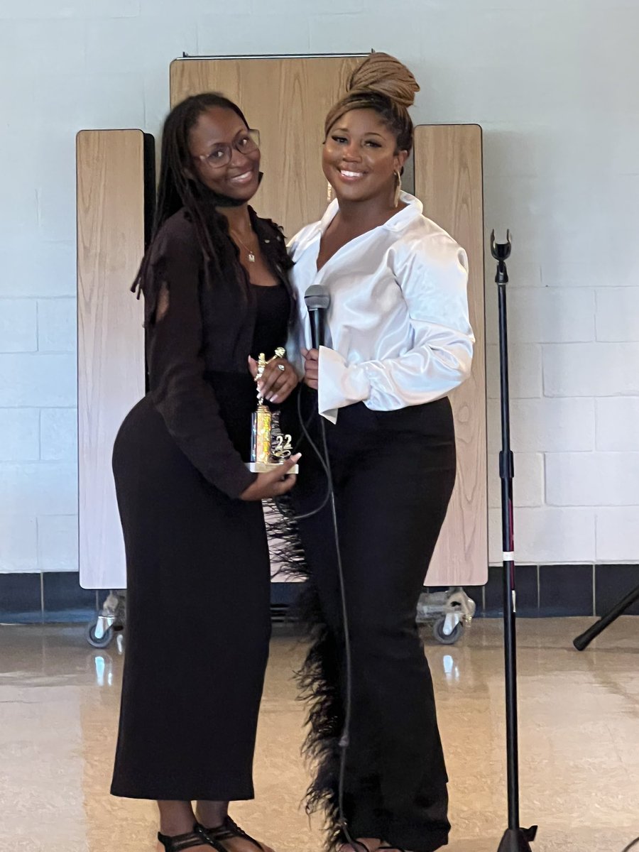 principalfjones's tweet photo. 📣 One bit, two bits, three bits a dollar! All for the Mustangs… stand up and hollar!
We had an amazing time celebrating our student athletes during the Athletic Banquet on Friday evening. #GoBHS https://t.co/dpVVSzbTBj