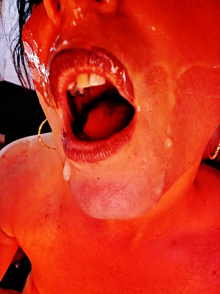Face painting anyone? #nsfwtwt #facial #tgirl #transgender #m2f https://t.co/AHbkXFaotn