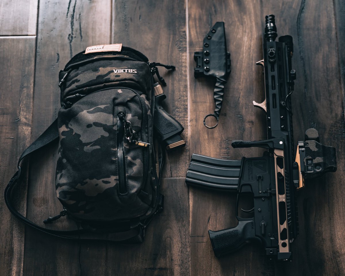 JMacCustoms's tweet photo. What is in your go bag?
📸 @shotlesstaken
#jmac #jmaccustoms #tanodize #viktos https://t.co/Cz7KFpIisI