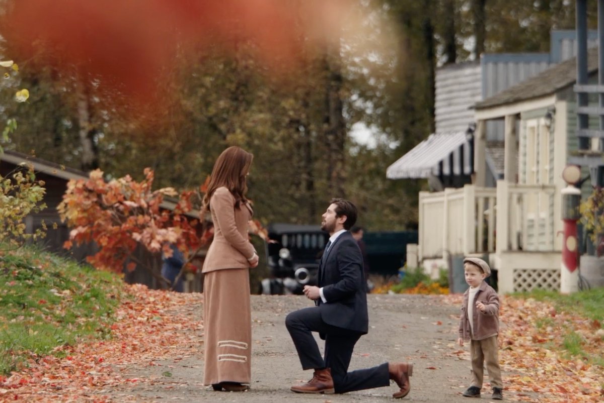 brbird's tweet photo. Hope is a thing with feathers... #Hearties.
There could not have been a better way to propose than this... perfection.
#WhenCallsTheHeart 
@hallmarkchannel 
@SCHeartHome 
#allinforseason10 https://t.co/DbLx1kNs5h