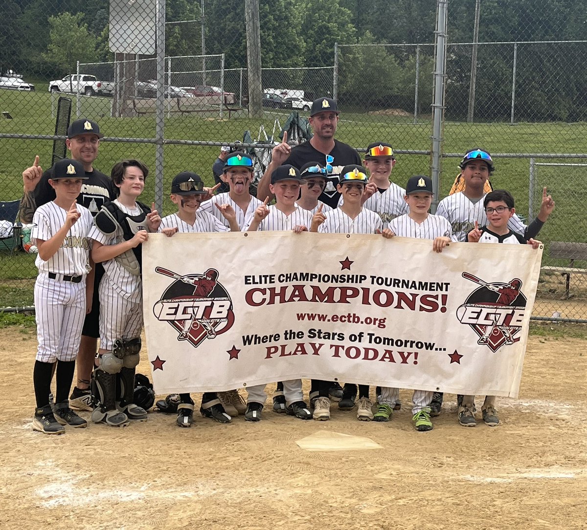 Uncommon12u's tweet photo. Congrats 🎉 to the @ectbsports 2nd Annual May Meltdown 11u Champs 🏆 🥇 ⚾️🖤💛 #uncommonbaseball #beuncommon #ohana @uncommonbase100 https://t.co/lk49OOB4eX