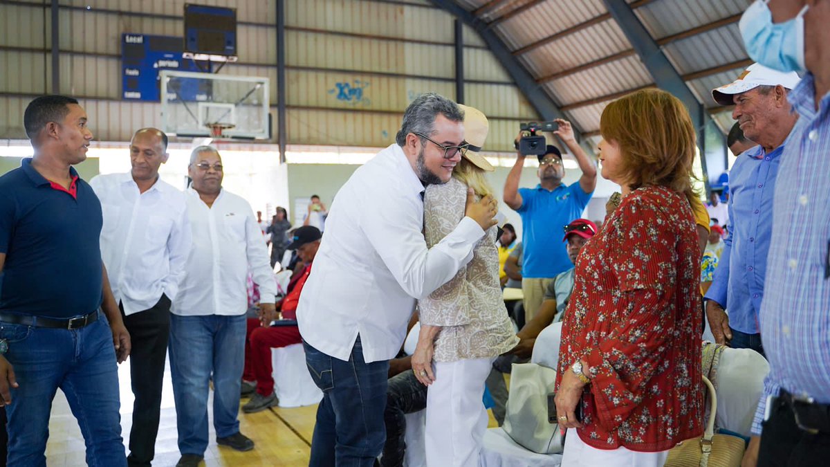 hecmiliogalvan's tweet photo. Desde LA FRONTERA SUR proclamamos el impulso del CAMBIO para lograr el desarrollo del Sur.

La otrora olvidada Pedernales es hoy la Primera en todo.

El cambio ha llegado al sur junto a Luis Abinader @luisabinader https://t.co/uQdRGGvhQC
