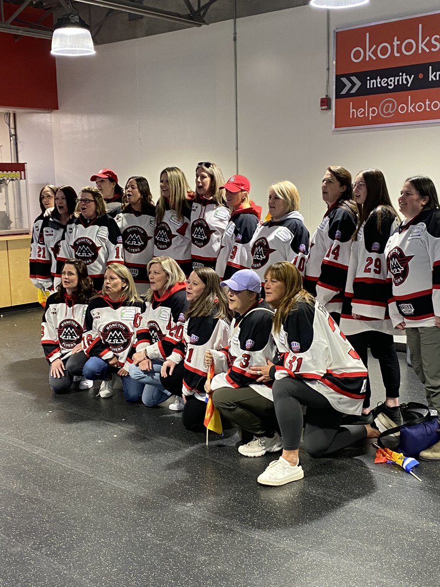 The hockey Moms are ready!!! Go Flyers go…. 30 minutes until #TELUSCup