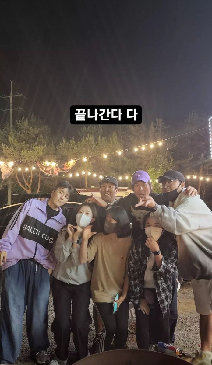 jhlovedhs's tweet photo. 둘만 보라색뭐냐고 https://t.co/hPRbXN8NLo