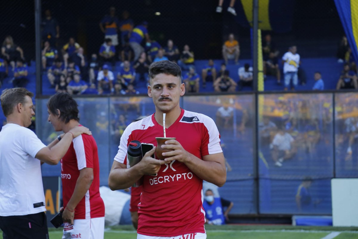 CAHhuracan's tweet image. Le ganamos al campeón del fútbol argentino.