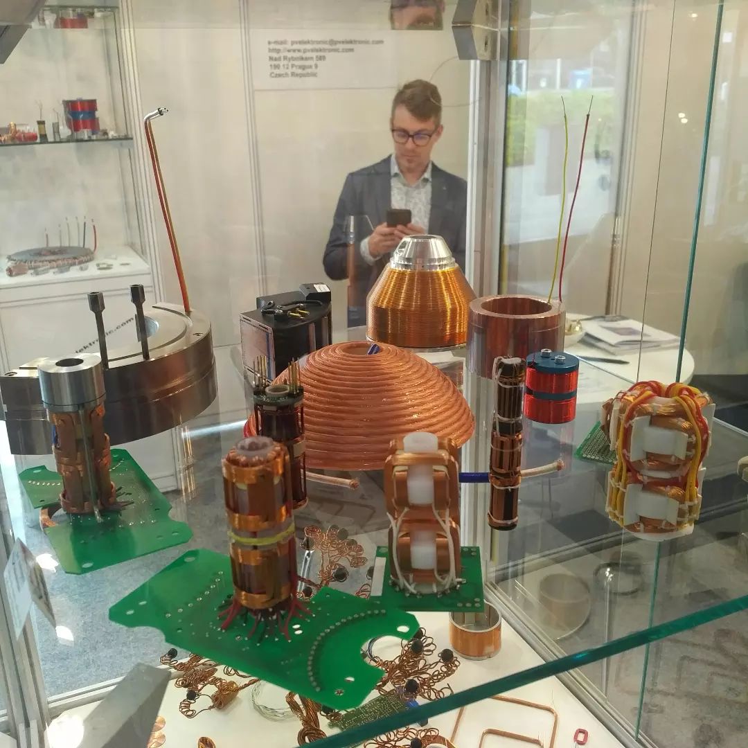 tamhanna's tweet photo. Really impressed by the #electronicarts shown at the booth of @pvelektronic at #amper2022. This company, which is an #inductor manufacturer, had these #coppertrees containing #transformerwire, #ferritebead and #bobbincoil parts all over their…
📸 https://t.co/alLm08cLB9 https://t.co/ckzNutc2XJ
