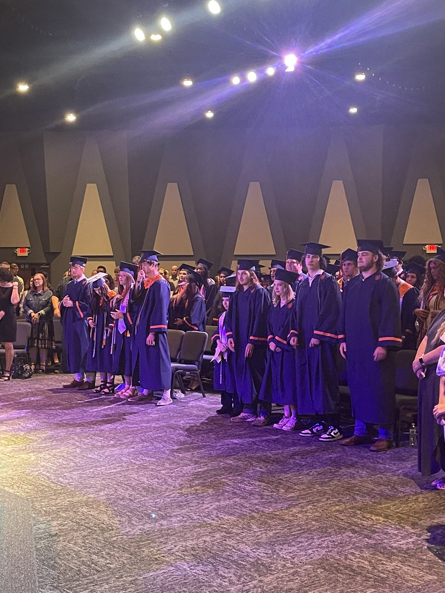 wcsSHS's tweet photo. A sweet baccalaureate service today for the class of 2022! @SummitSquad 🧡💙 https://t.co/jsIAQUISHQ