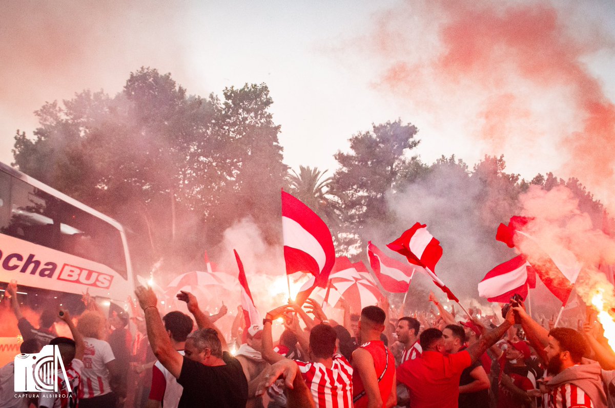 capturalbirroja's tweet photo. Que ganas de otra previa en UNO 😍🇦🇹 https://t.co/yvocFf32eI
