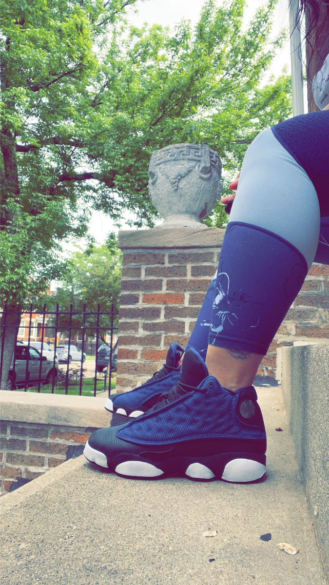 THEDOPESOLE's tweet photo. #100 RT @JohnnyGunn14: RT @SueHappy3: Sunday vibes.. my opinion best rapper #tupac #retro13s #navy #jordan #Chicago #sneakerhead 💙🖤 https://t.co/qA9ANRUFEO