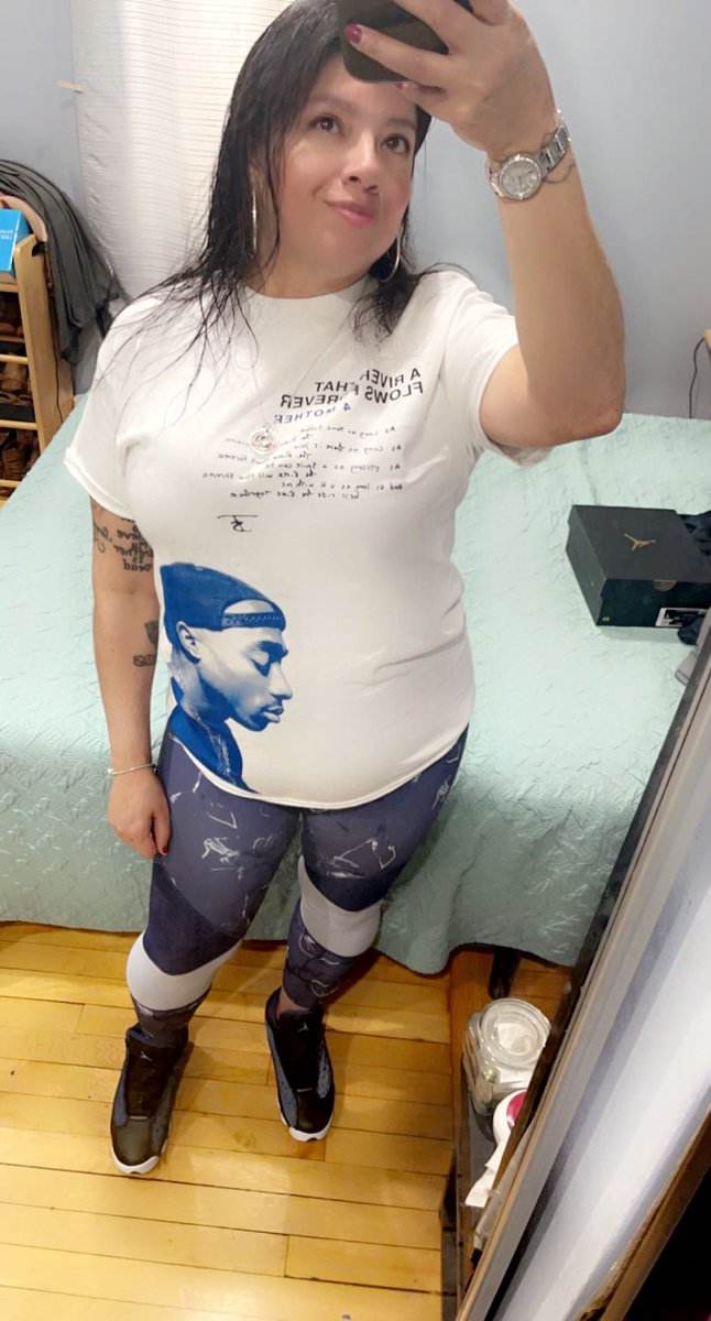 THEDOPESOLE's tweet photo. #100 RT @JohnnyGunn14: RT @SueHappy3: Sunday vibes.. my opinion best rapper #tupac #retro13s #navy #jordan #Chicago #sneakerhead 💙🖤 https://t.co/qA9ANRUFEO