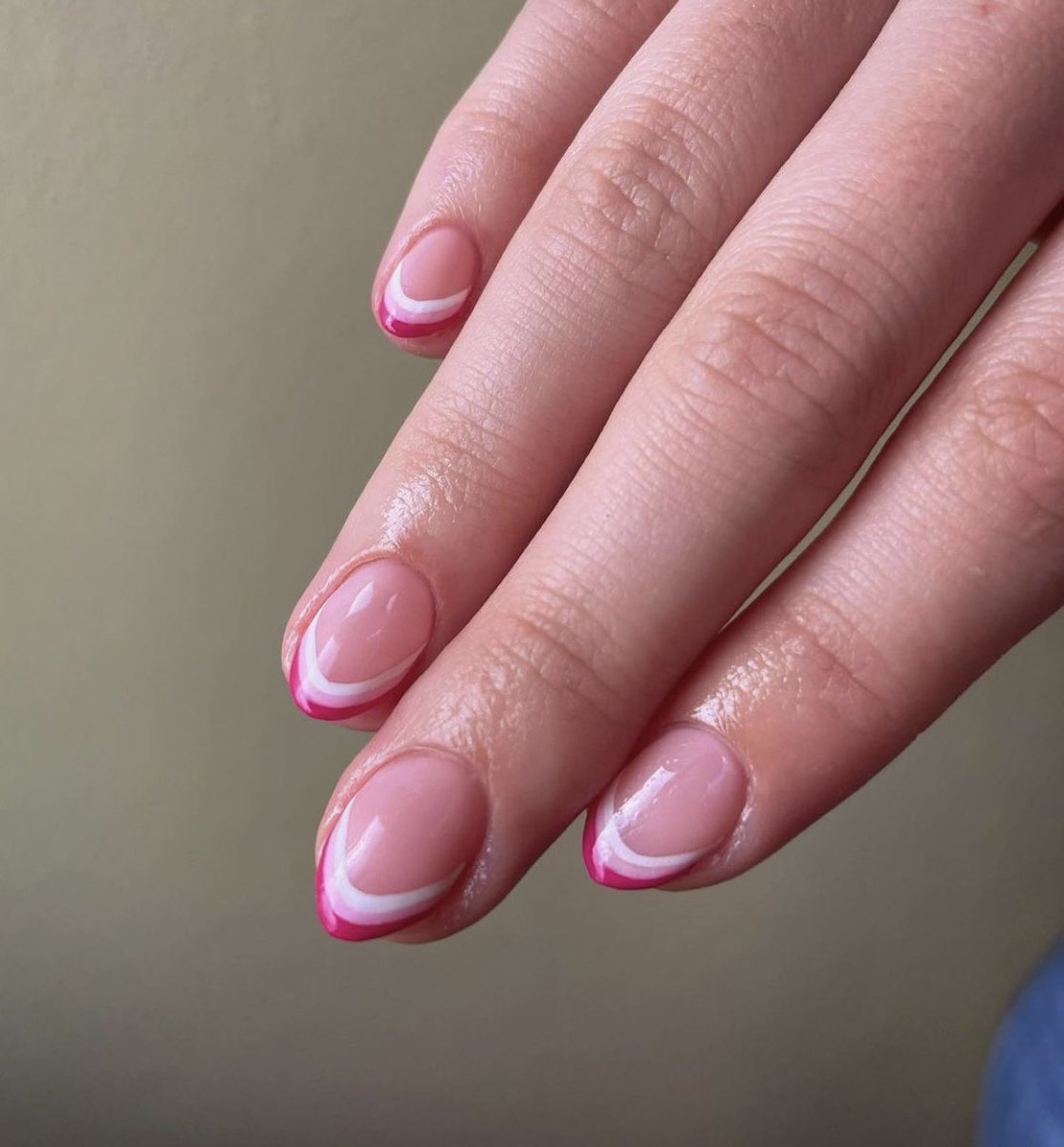mirella_stgo's tweet photo. ¡Hola! Hace un tiempo comencé mi pequeño negocio. En aquel momento lo llevaba de la mano con otro trabajo, pero decidí arriesgarme para poder tener más disponibilidad y mejorar. Estoy a sus órdenes y, si pudiesen seguirme en instagram o ayudarme con un rt, significaría mucho😭💗 https://t.co/M0ETY8a1kY