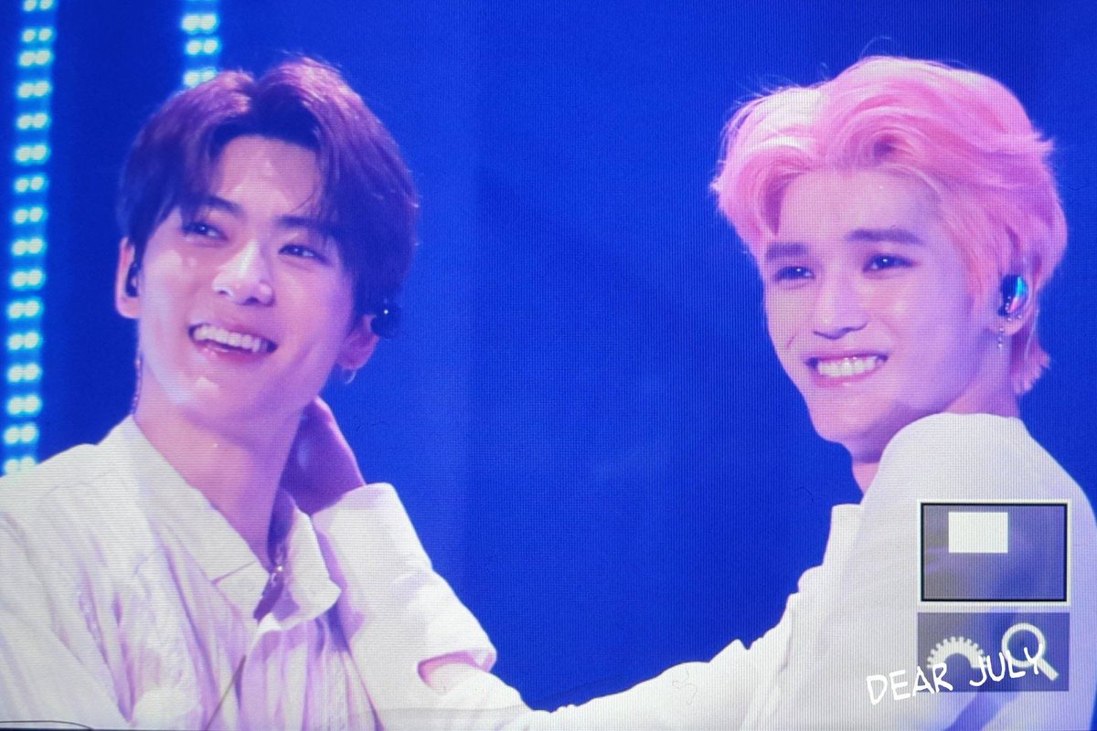 jaeyonghourly's tweet photo. #JAEYONG #재용 #재툥 #JAEHYUN #TAEYONG https://t.co/74X2l7XyRO