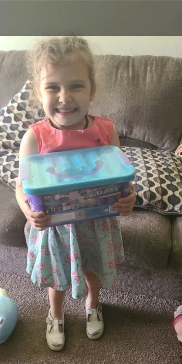 Congratulations to our Reading Challenge grand prize winners! Thank you to Tech ER for donating the prizes! #hickersonhawks