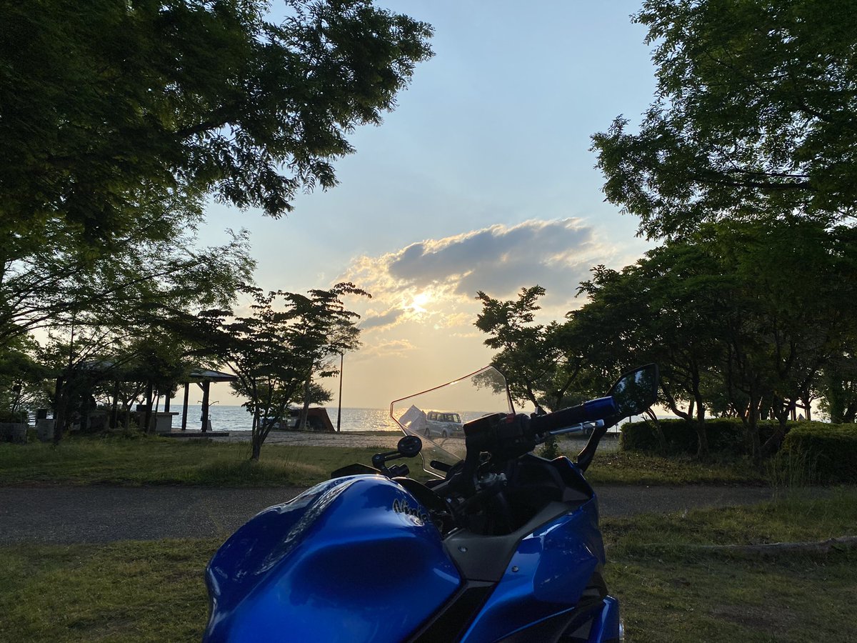 おはようございます😊
昨日の晩は雷⚡️がゴロゴロしてたけど、たいしたことがなくてよかったです✨

今日から一週間の始まりですね😆
皆さん今日もご安全に‼️